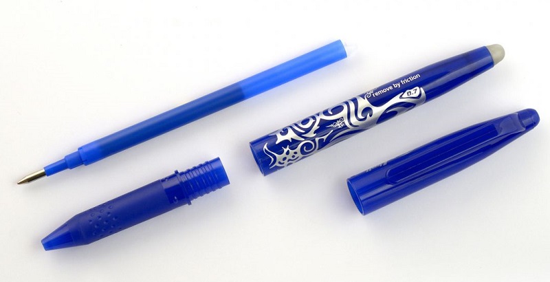 PILOT FriXion Ball 0.7 M Roller - Bonus pack + 1 sudoku - sada 8 ks